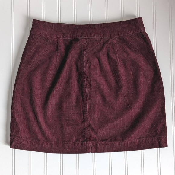 SOLD Aritzia Wilfred Free Karmen Corduroy Skirt - Picture 6 of 12